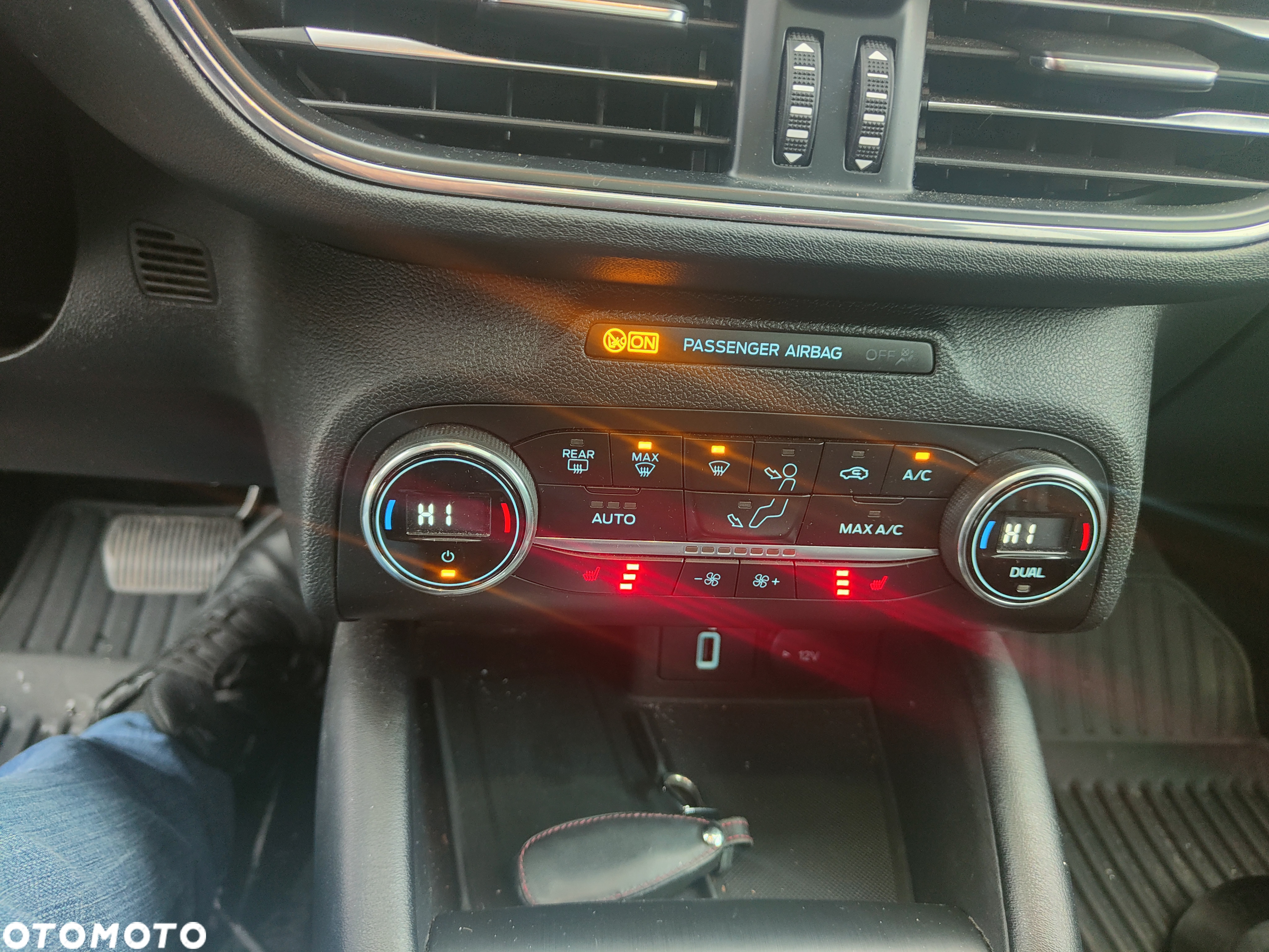 Ford Focus 2.0 EcoBlue Active Business - 28