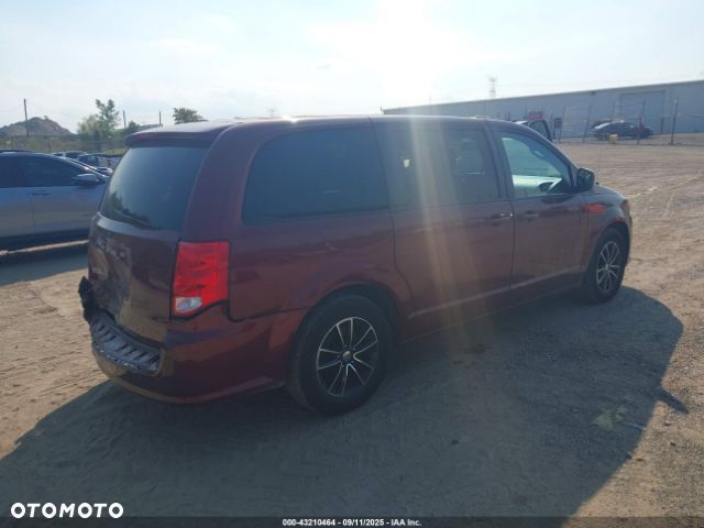 Dodge Grand Caravan - 30