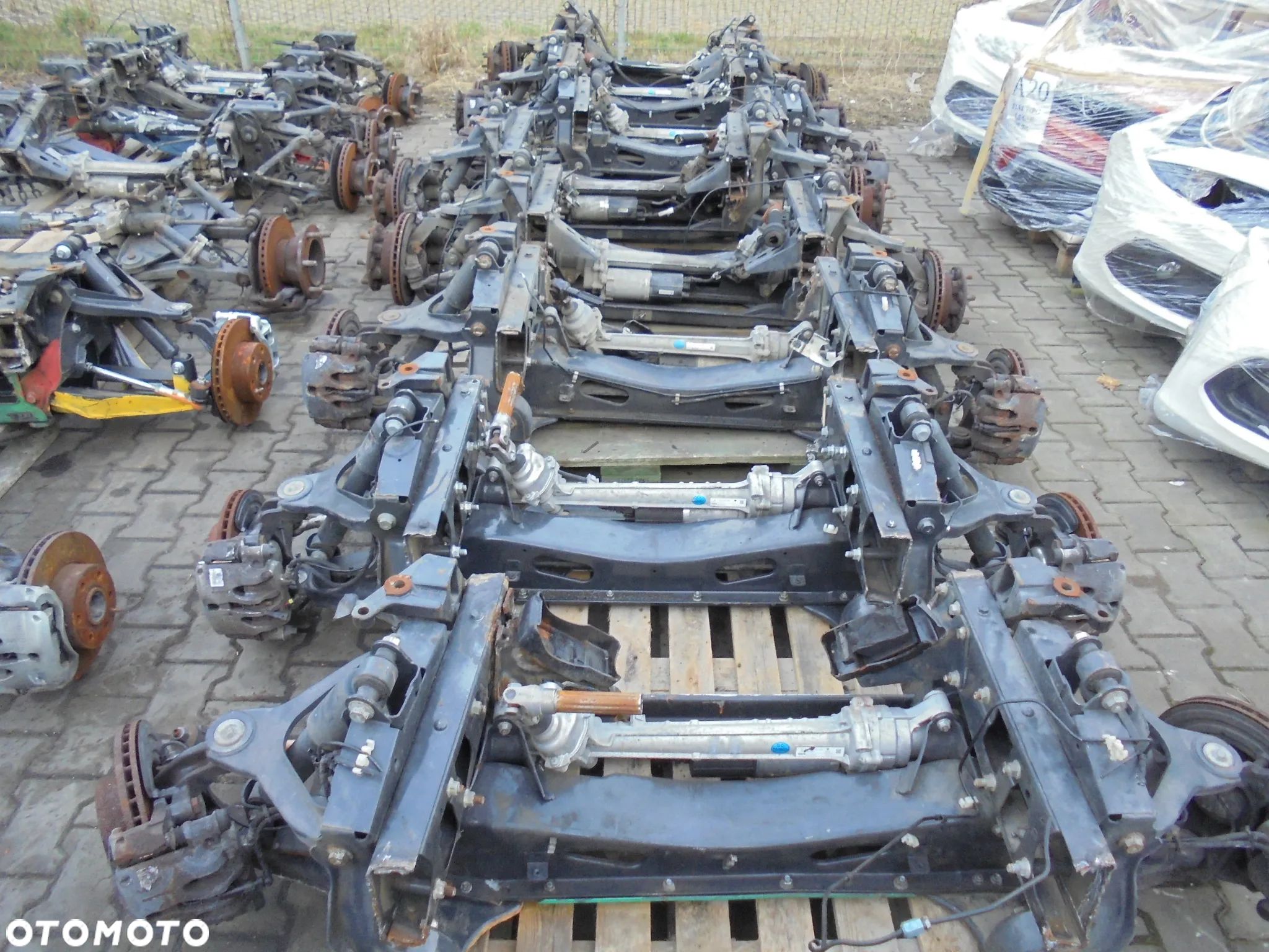 BELKA ZAWIESZENIA IVECO DAILY 35S/C 2019- ELEKTRYCZNA - 1