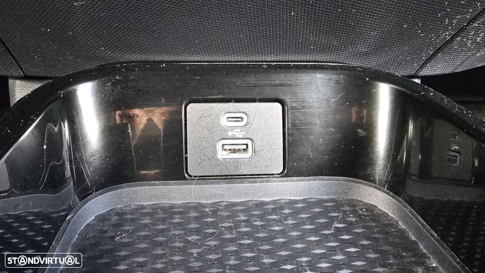 Ford Mustang Mach-E - 39