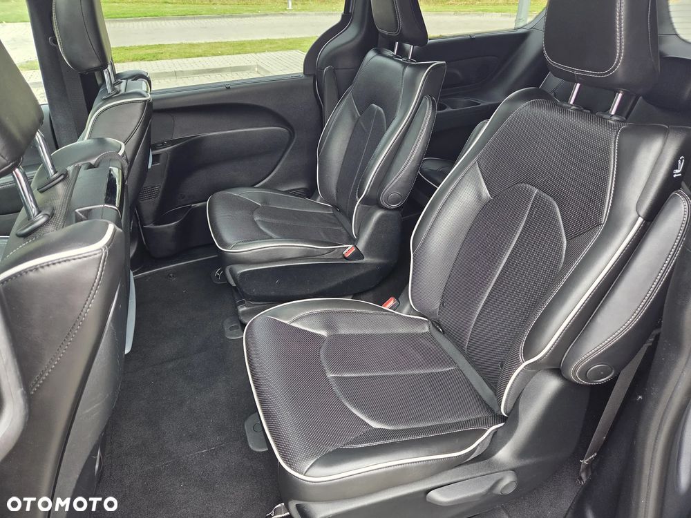 Chrysler Pacifica - 9