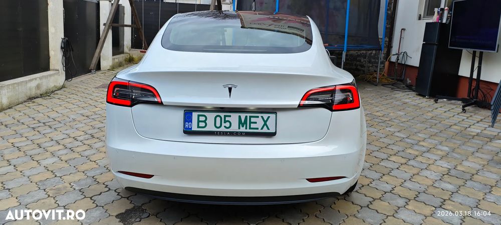 Tesla Model 3 Standard Reichweite Plus Hinterradantrieb - 3