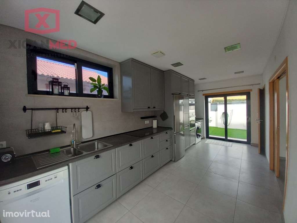 Moradia Independente: Refúgio entre a Aldeia e o Mar - Grande imagem: 5/18