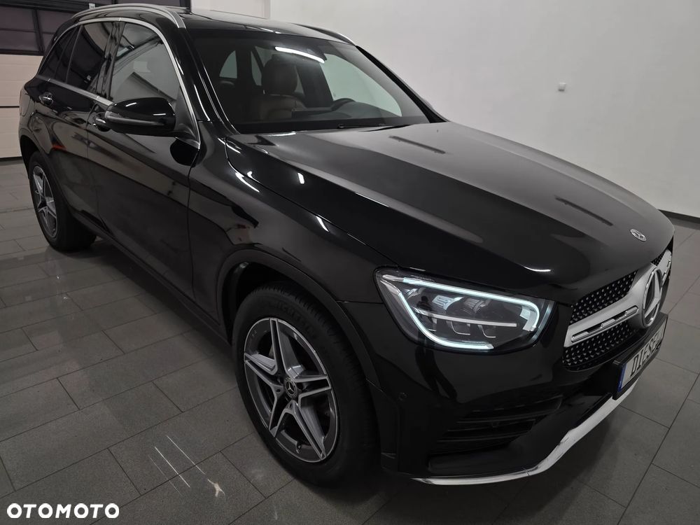 Mercedes-Benz GLC 300 de 4Matic 9G-TRONIC AMG Line Plus - 33