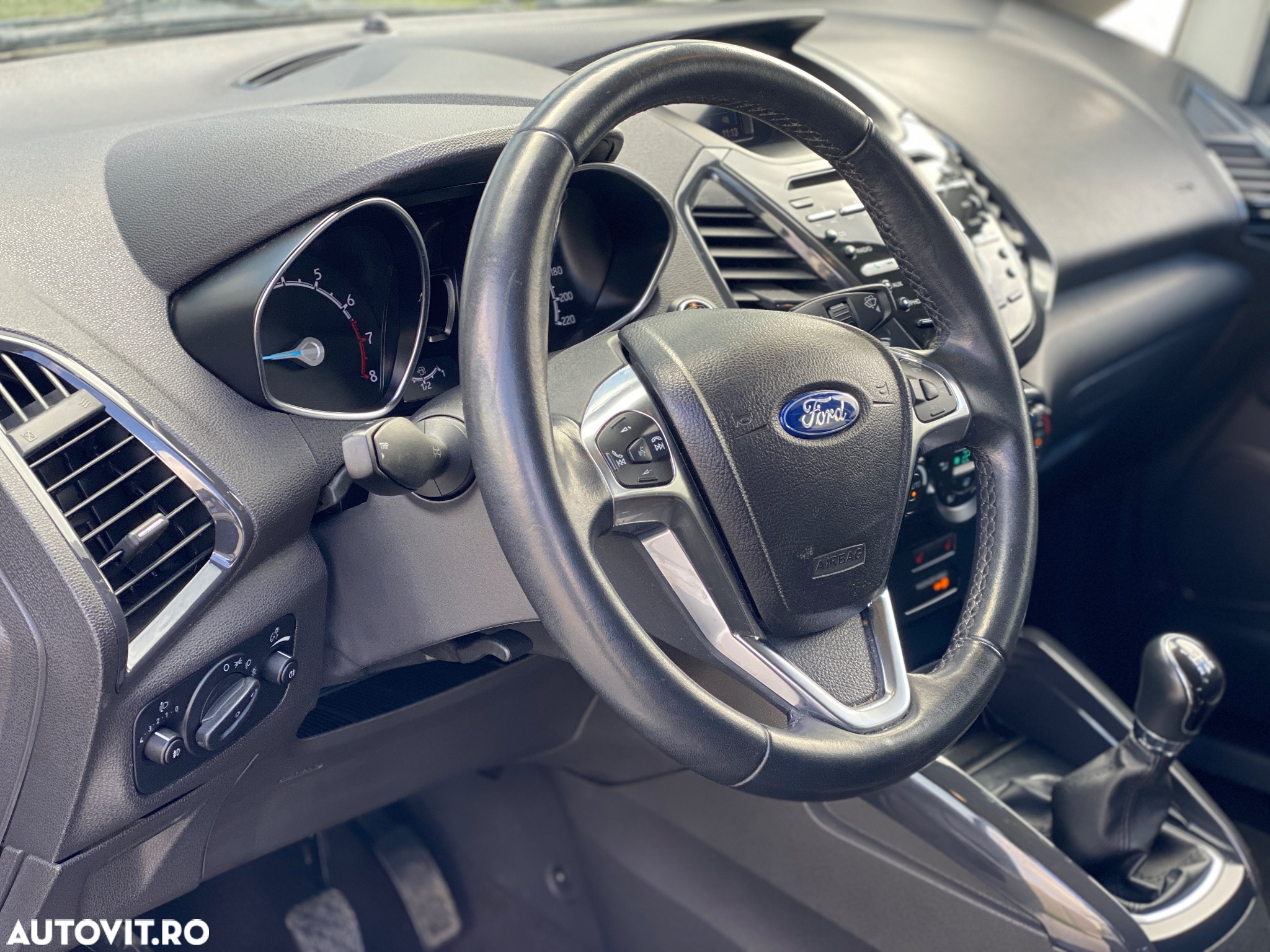 Ford EcoSport 1.0 EcoBoost Titanium - 10
