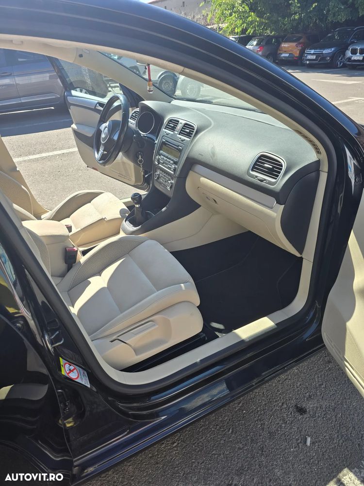 Volkswagen Golf - 6