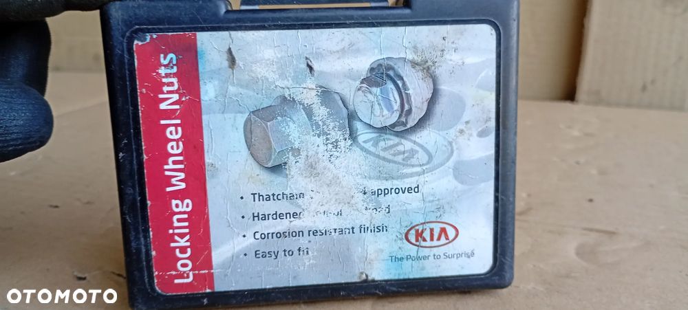 Śruba śruby koła kół zabezpieczające nakrętki Kia Sportage III - 7
