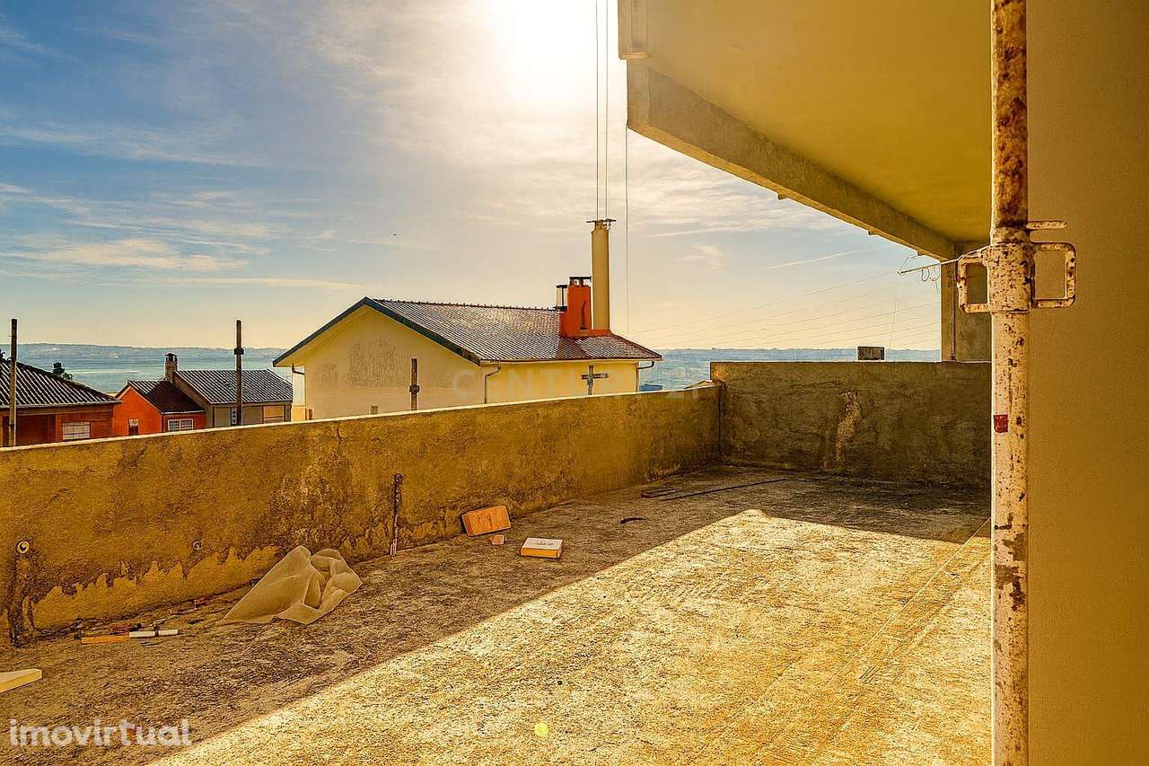 T2 Novo com Terraço de 40 m² | Amadora – A-da-Beja | Conclusão: Abril - Grande imagem: 3/17