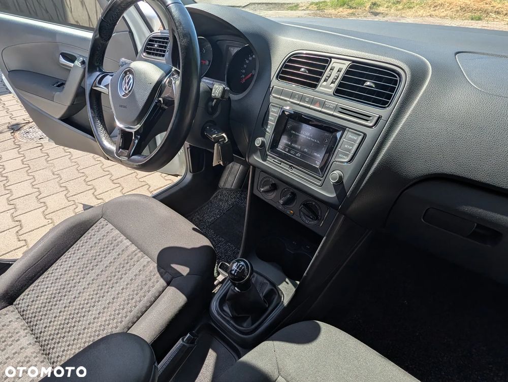 Volkswagen Polo 1.4 TDI (Blue Motion Technology) Comfortline - 27