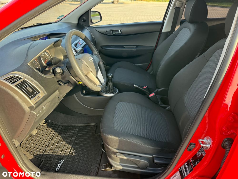 Hyundai i20 1.2 Fifa World Cup Edition - 24