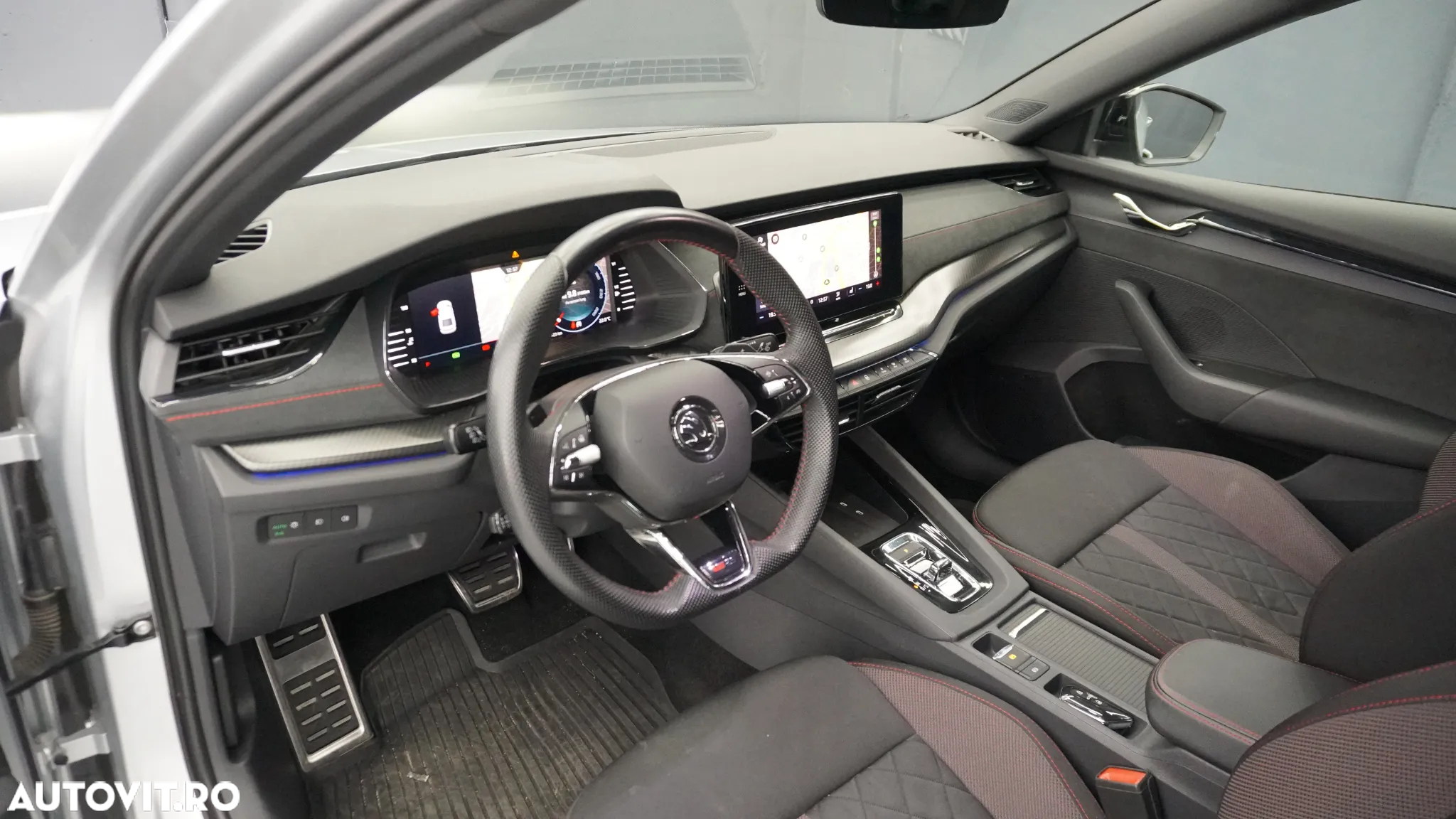 Skoda Octavia 2.0 TSI DSG RS - 29