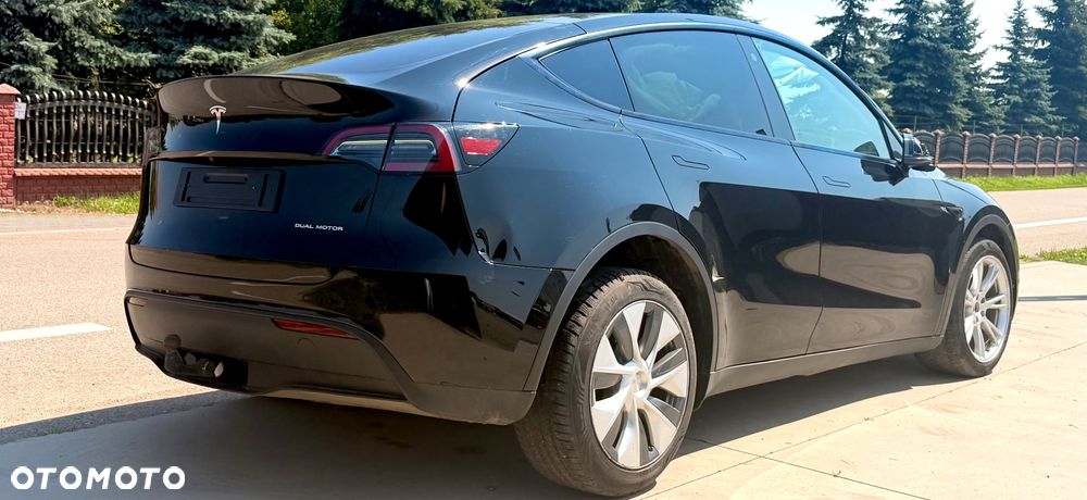 Tesla Model Y Long Range Dual Motor AWD - 3
