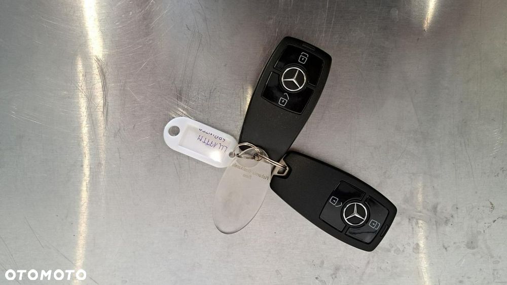 Mercedes-Benz Sprinter - 11