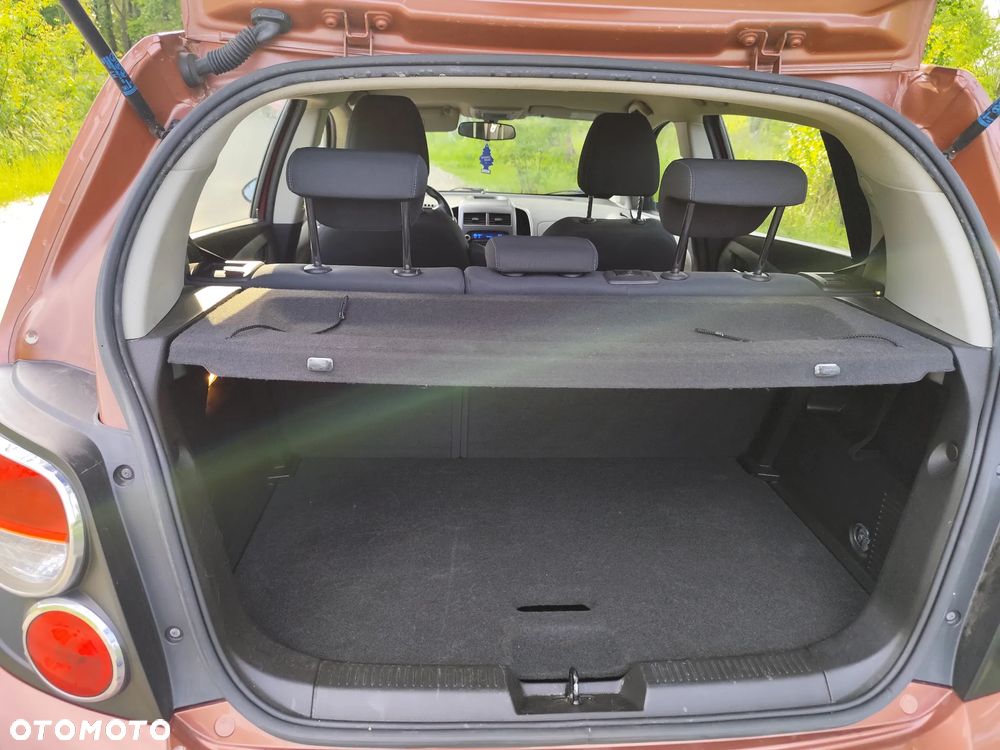 Chevrolet Aveo 1.6 LTZ - 20
