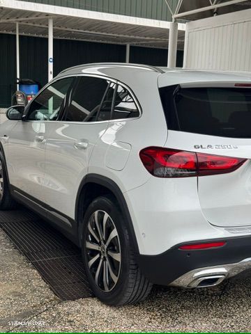 Mercedes-Benz GLA 250 e 8G-DCT Edition Plug-in-Hybrid - 4