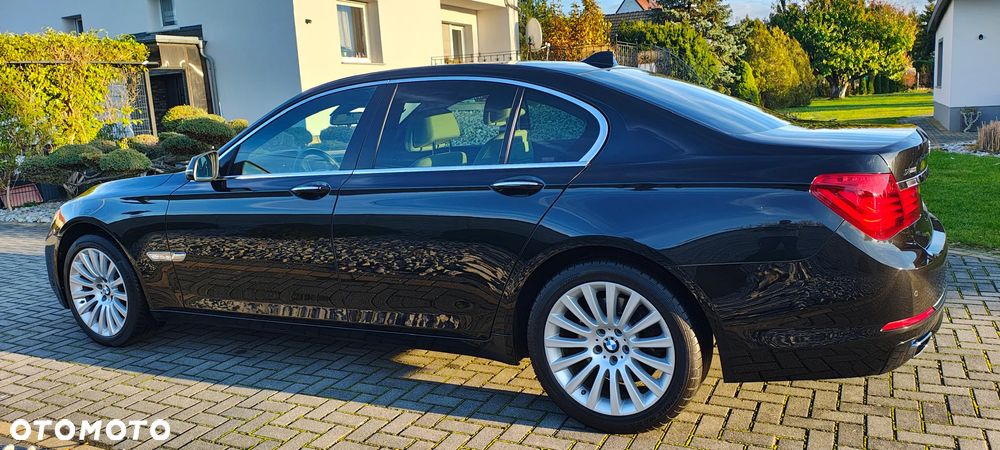 BMW Seria 7 740d Edition Exclusive - 8