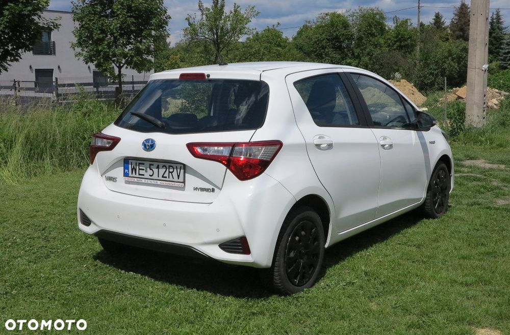 Toyota Yaris Hybrid 100 Active EU6 - 7