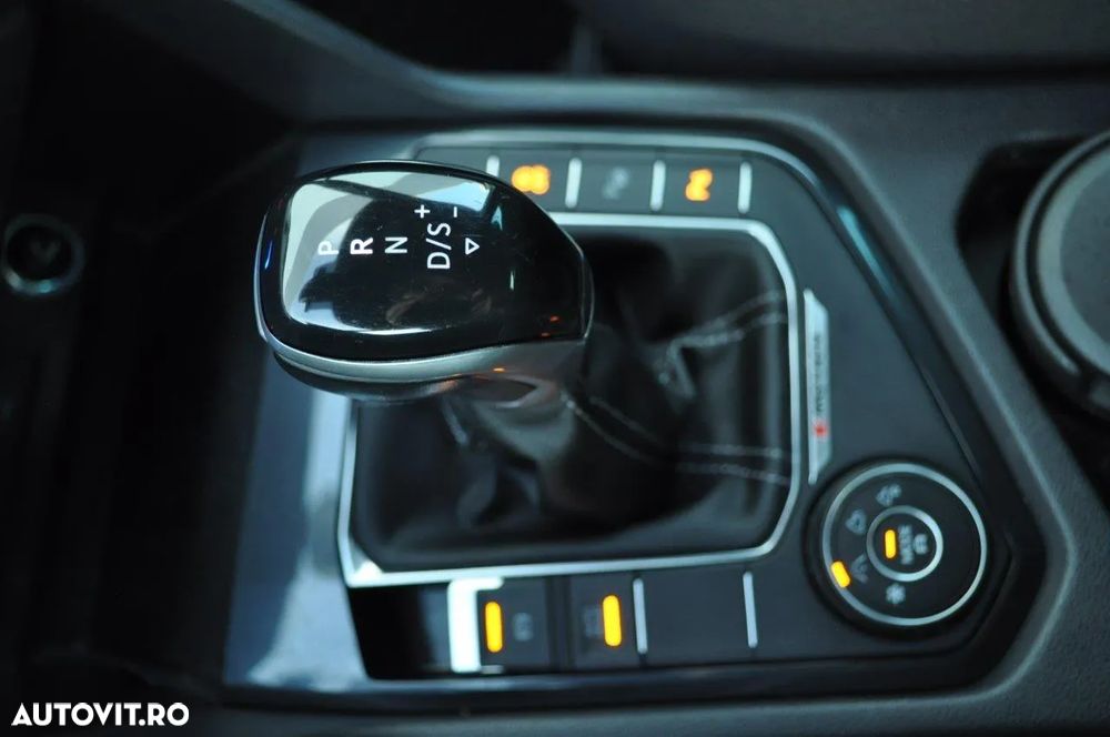 Volkswagen Tiguan 2.0 TDI SCR 4MOTION DSG R-Line - 22