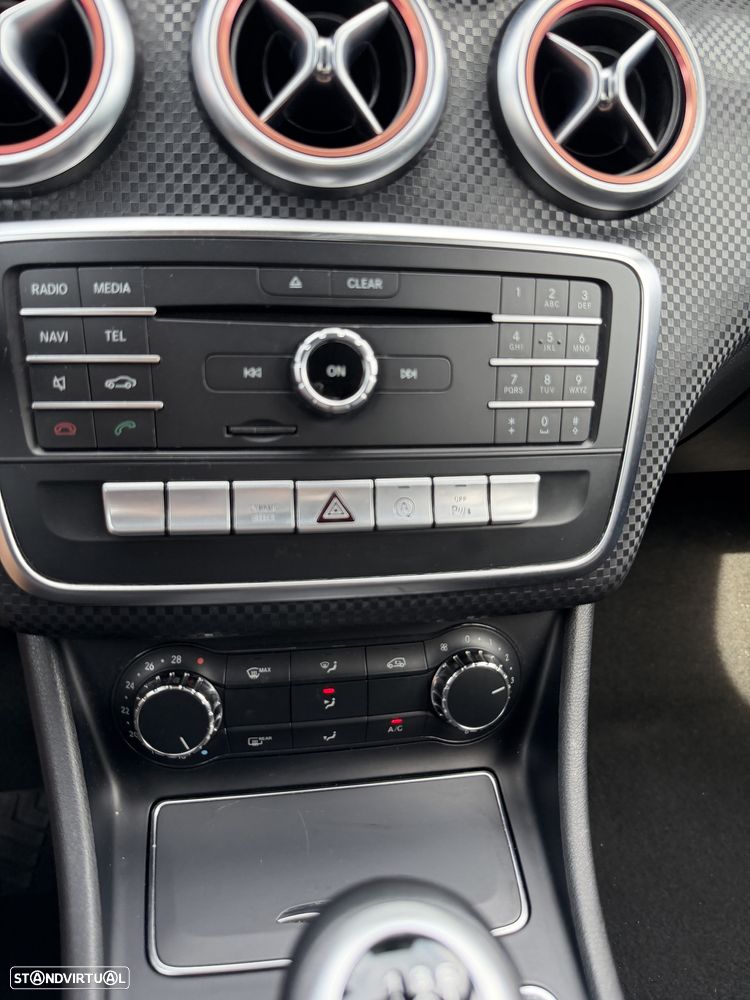 Mercedes-Benz A 180 d AMG Line - 14
