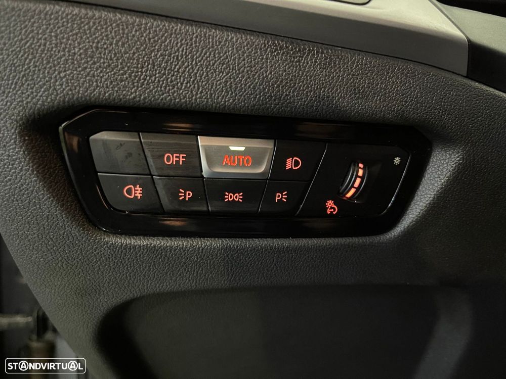 BMW 320 e Touring Auto - 26