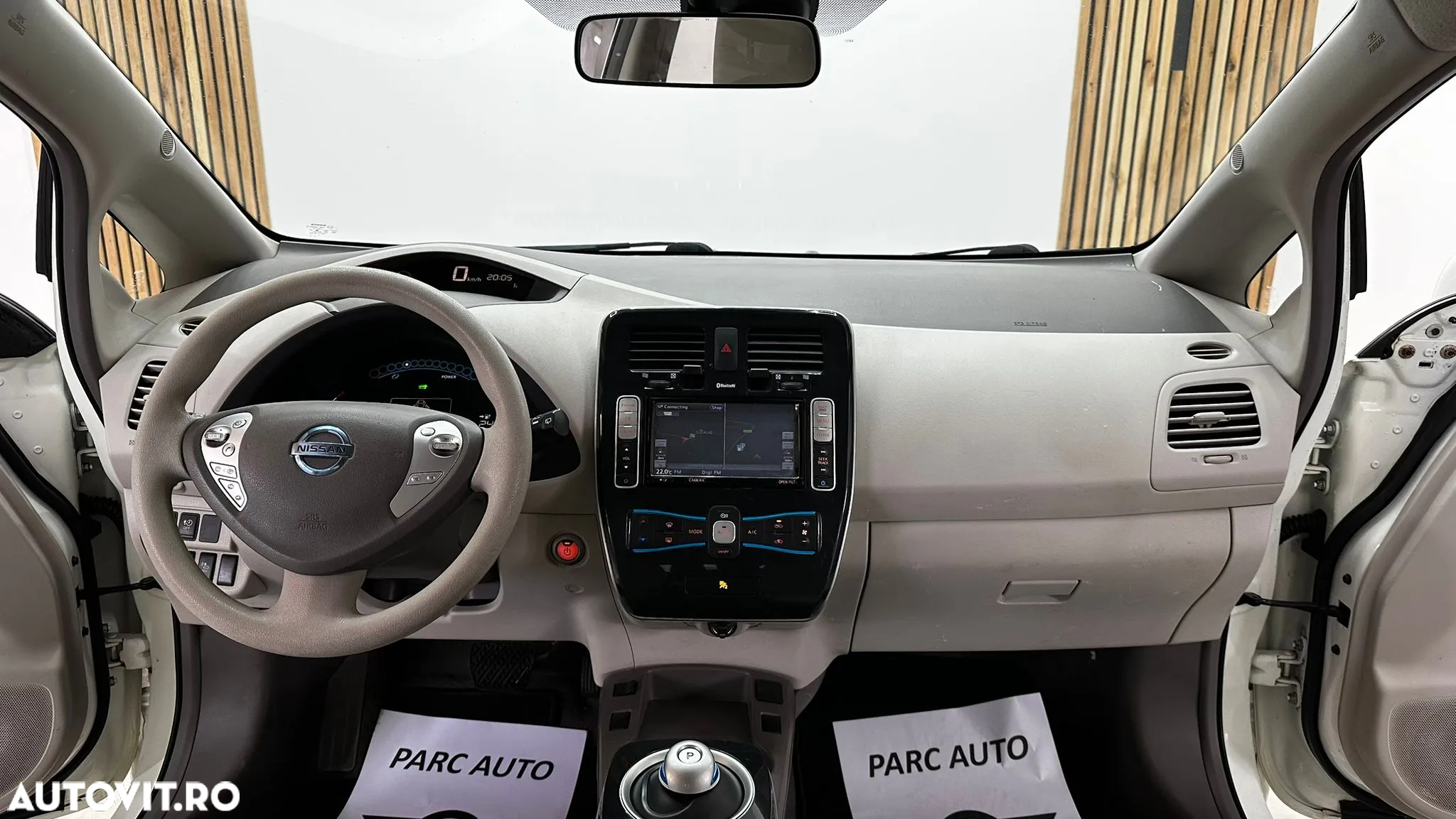 Nissan LEAF - 7