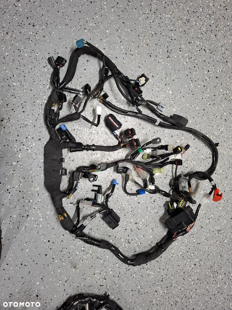 Suzuki GSXS 750 950 1000 wiązka instalacja - 3