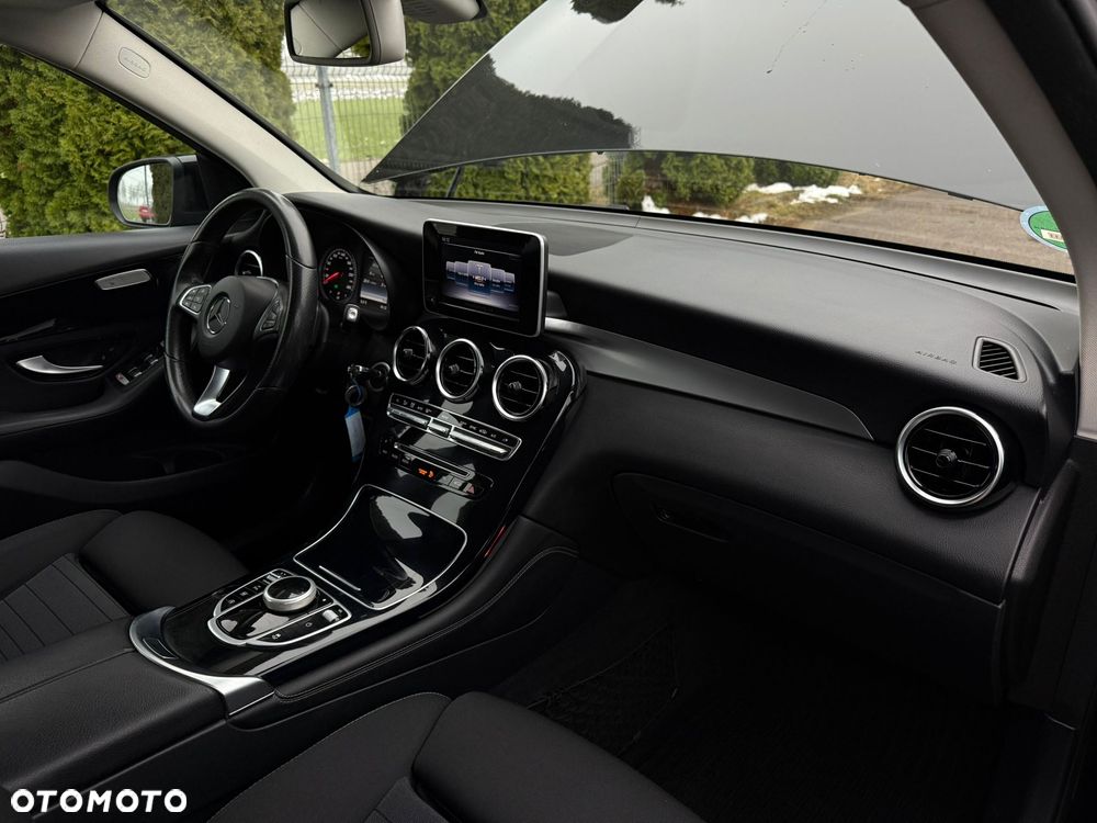 Mercedes-Benz GLC 220 d 4Matic 9G-TRONIC - 24