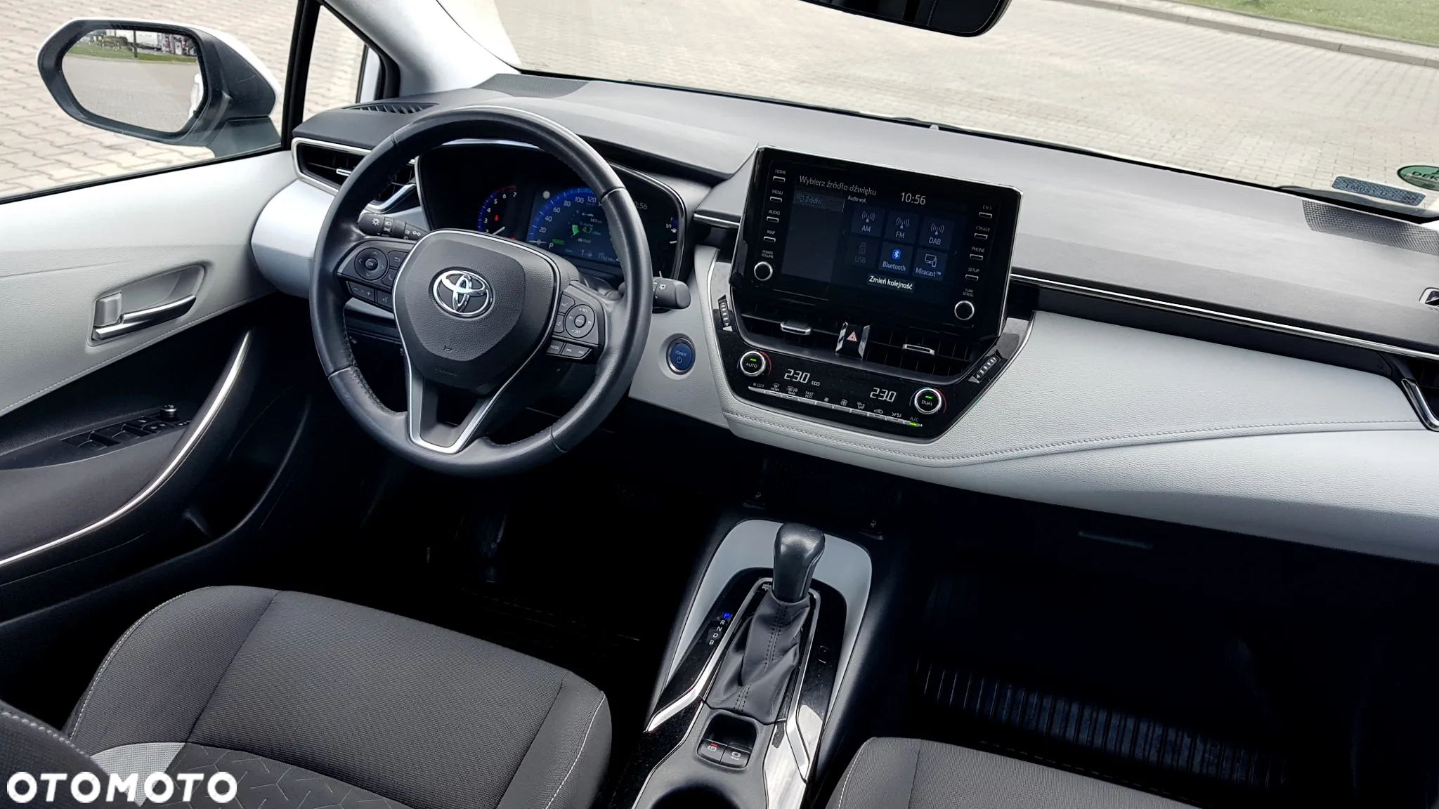 Toyota Corolla 1.8 Hybrid Style - 19