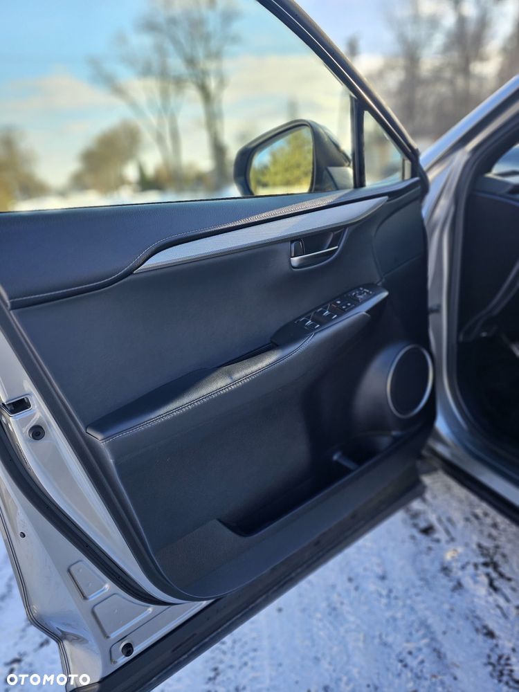 Lexus NX 300 F Sport AWD - 9