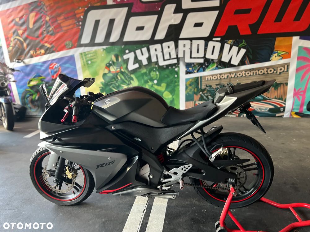 Yamaha YZF - 19
