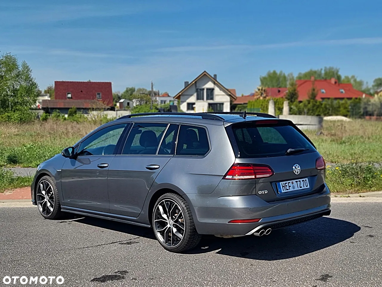 Volkswagen Golf - 10