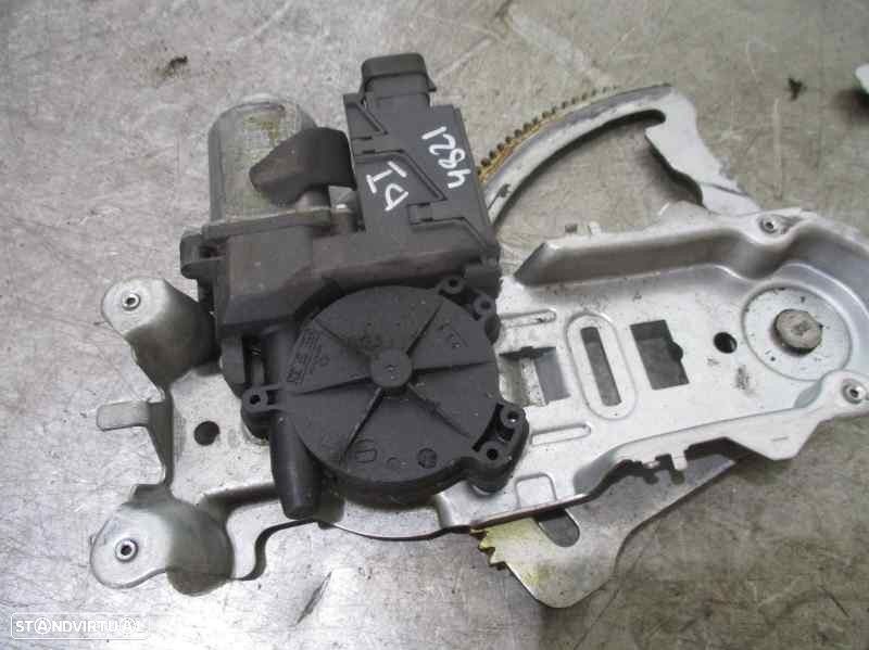 ELEVADOR DE VIDRO FRONTAL ESQUERDO OPEL CORSA C 2005 -13173073 - 1