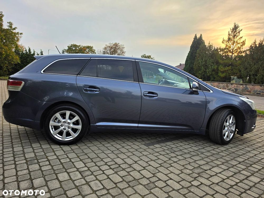 Toyota Avensis 2.0 Executive - 7