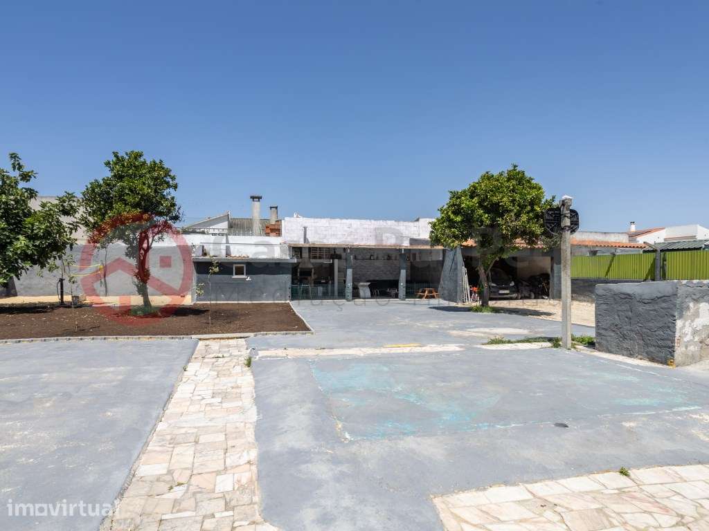 Moradia Isolada T6 em Fernão Ferro com Lote de 1.025 m² e Espaço, P... - Grande imagem: 5/52