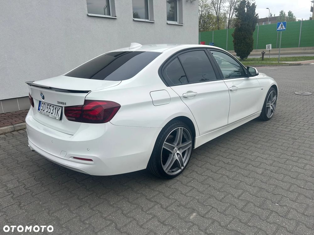 BMW Seria 3 318i Sport Line - 9