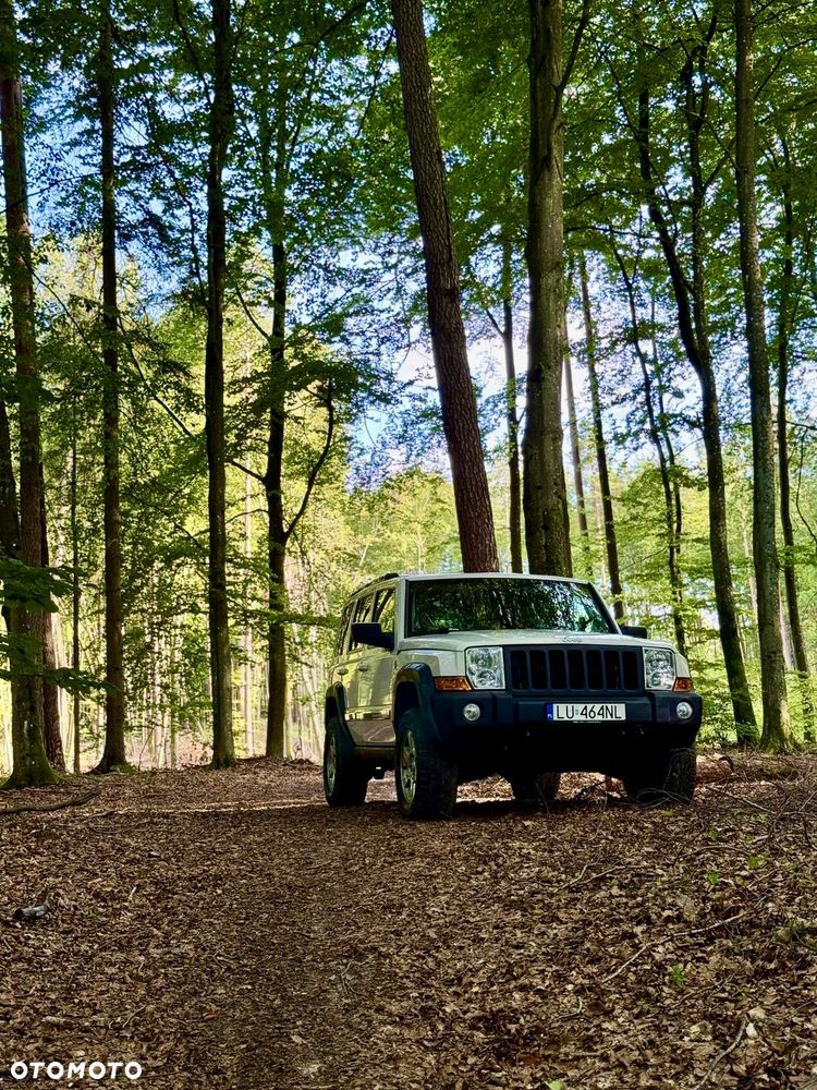 Jeep Commander 5.7 V8 Limited - 11