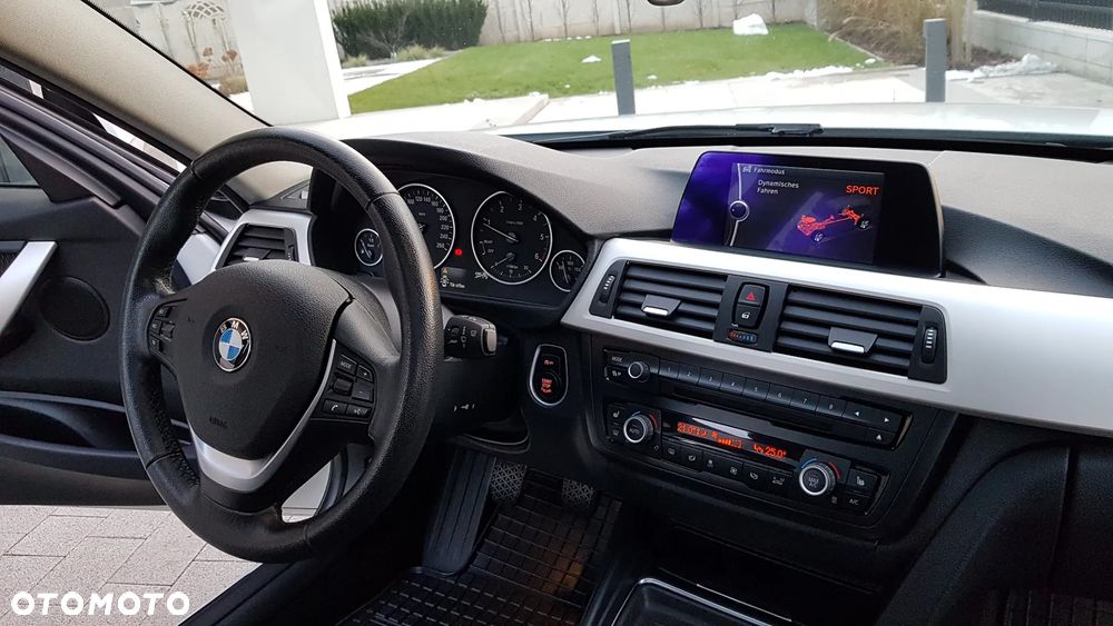 BMW Seria 3 318d Modern Line - 23