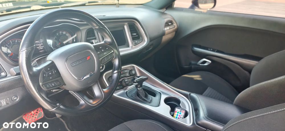Dodge Challenger - 15