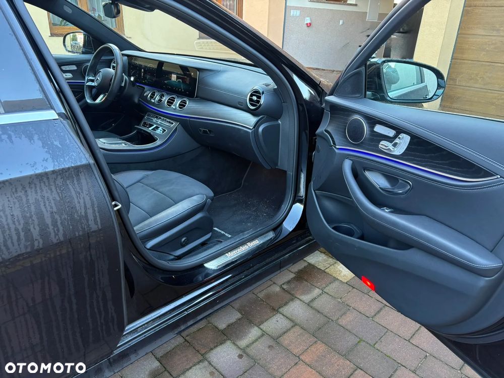 Mercedes-Benz Klasa E 220 d 4-Matic - 11