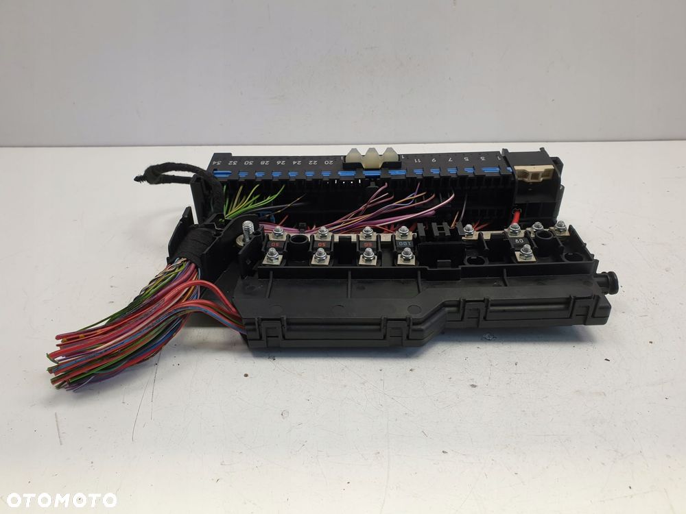 BMW E46 Compact 2.0 D SKRZYNKA BEZPIECZNIKÓW - 8