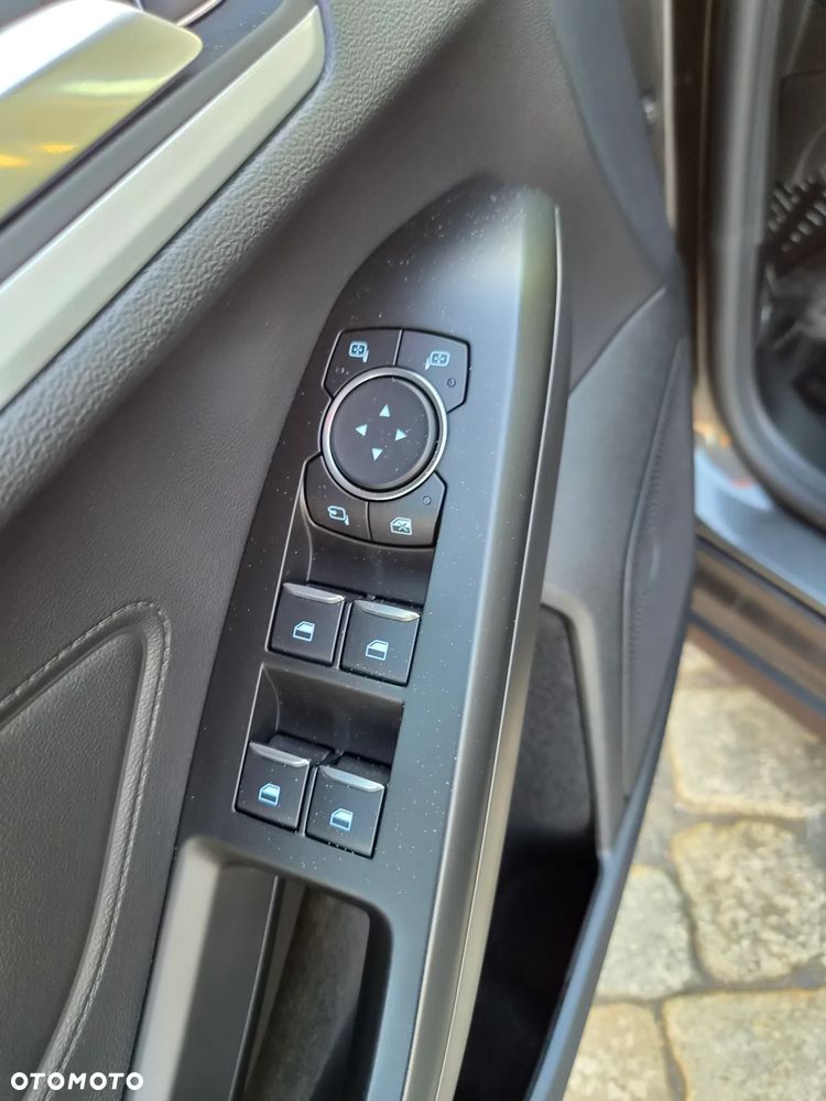 Ford Focus 1.0 EcoBoost Titanium - 12
