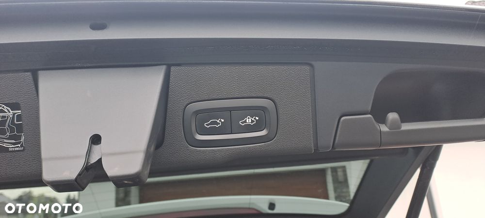 Volvo XC 60 D4 R-Design - 29