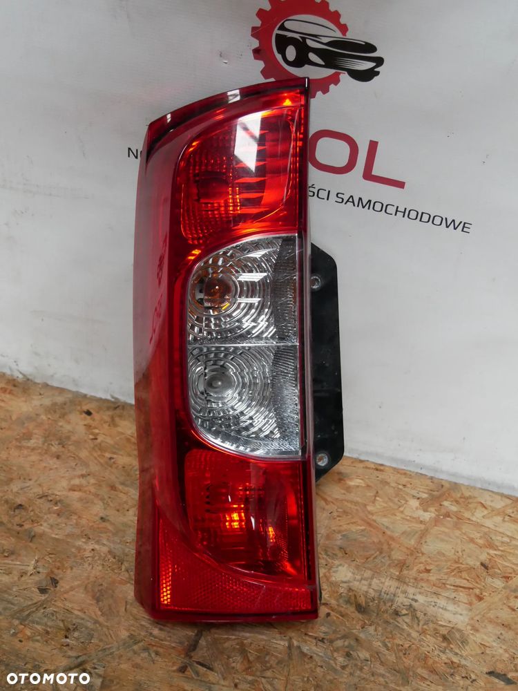 LAMPA TYLNA LEWA PEUGEOT BIPPER - 1