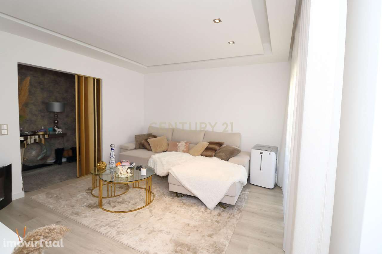 Moradia com Apartamento de Charme e Restaurante em Funcionamento no Co - Grande imagem: 5/35