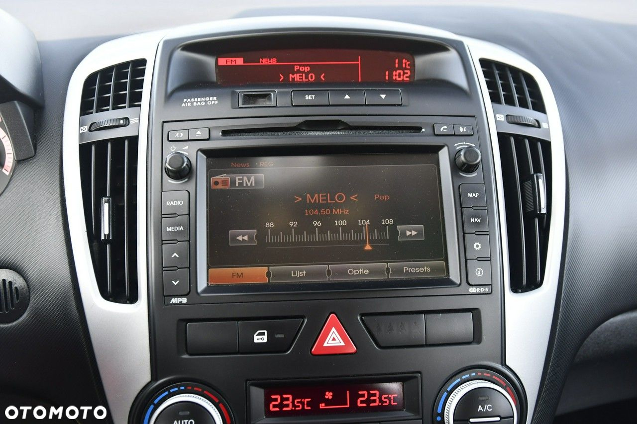 Kia Ceed - 27