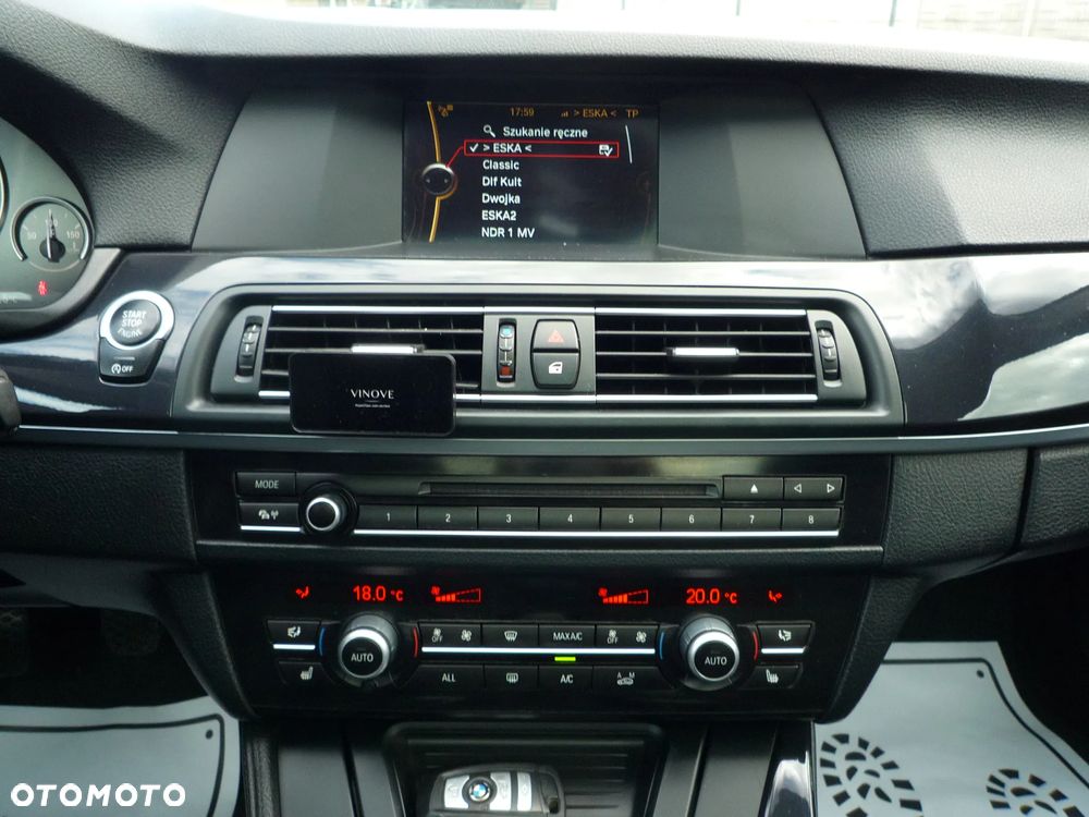 BMW Seria 5 520d - 24