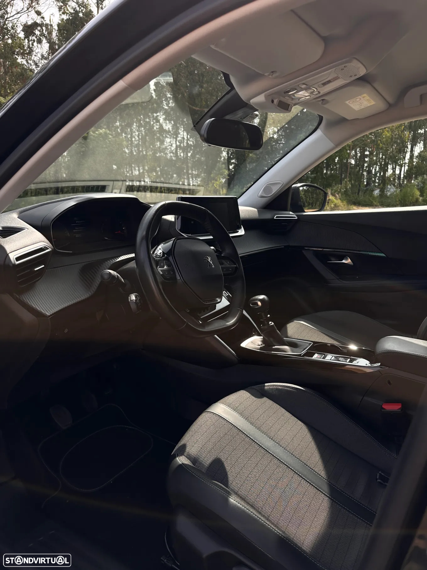 Peugeot 2008 1.2 PureTech Allure - 16
