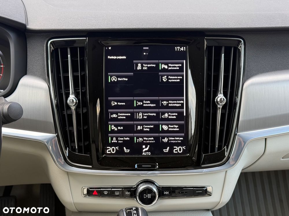 Volvo S90 D4 SCR Momentum Pro - 22