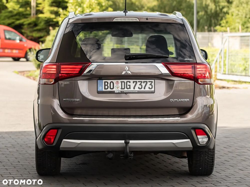 Mitsubishi Outlander 2.2 DID Intense + 4WD - 12
