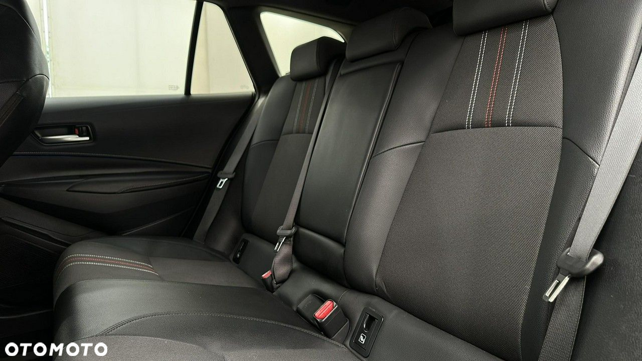 Toyota Corolla 2.0 Hybrid GR Sport - 12